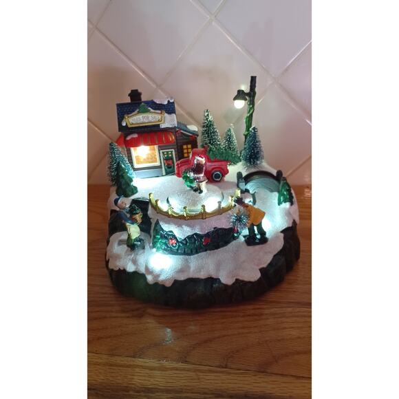 AVON Trees For‎ Sale Winter Scene Lights and Sound Animated Motion - Picture 4 of 12